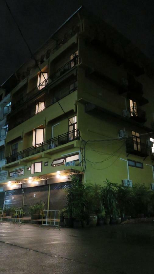 Baan 192 Lägenhet Bangkok Exteriör bild